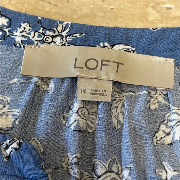 LOFT Blue Dress with White Floral Design-Excellent Condition - Picture 5 of 13